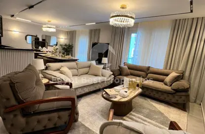 Apartment - 3 Bedrooms - 3 Bathrooms for sale in Hyde Park Central - The 6th Settlement - New Cairo City - Cairo