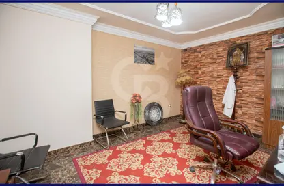 Apartment - 4 Bedrooms - 2 Bathrooms for sale in Mohamed Basha Saeed St. - Janaklees - Hay Sharq - Alexandria