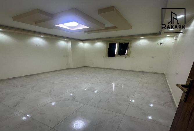 8229940 - Property Image 2