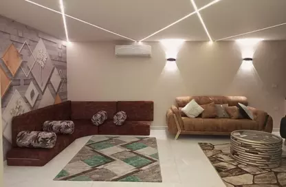 شقة - 3 غرف نوم - 3 حمامات للايجار في شارع شهاب - المهندسين - الجيزة