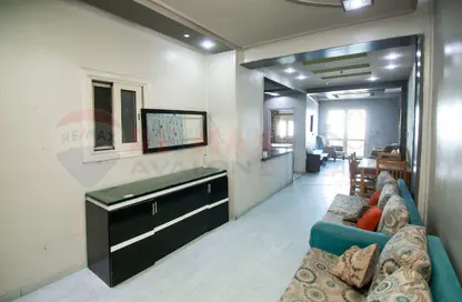 Apartment - 2 Bedrooms - 1 Bathroom for sale in Al Geish Road - Cleopatra - Hay Sharq - Alexandria