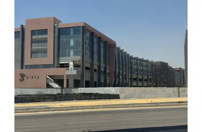 Retail - Studio - 4 Bathrooms for rent in Three Sixty - 5th Settlement Compounds - The 5th Settlement - New Cairo City - Cairo Retail - Studio - 4 Bathrooms for rent in Three Sixty - 5th Settlement Compounds - The 5th Settlement - New Cairo City - Cairo