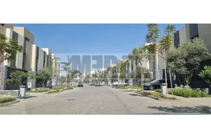 منزل مزدوج - 4 غرف نوم - 4 حمامات للبيع في كمبوند البروج - كمبوندات الشروق - مدينة الشروق - القاهرة
