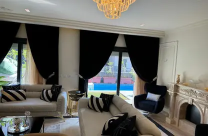 دوبلكس - 3 غرف نوم - 3 حمامات للبيع في ام سكوير جاردنز - كمبوندات التجمع الخامس - التجمع الخامس - مدينة القاهرة الجديدة - القاهرة