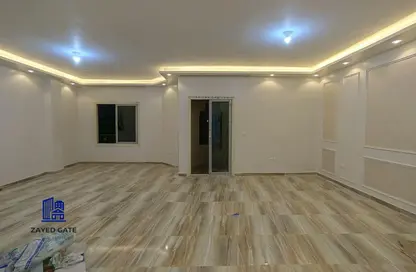Apartment - 3 Bedrooms - 3 Bathrooms for rent in 8th District - Sheikh Zayed City - Giza
