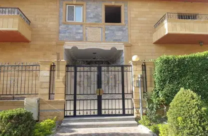 Apartment - 3 Bedrooms - 3 Bathrooms for sale in Abdel Fattah Al Kosary St. - The 1st Settlement - New Cairo City - Cairo