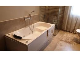فيلا - 5 غرف نوم - 5 حمامات for للبيع in جراند ريزيدنس - المستثمرين الجنوبية - مدينة القاهرة الجديدة - القاهرة