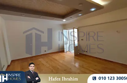 Apartment - 3 Bedrooms - 2 Bathrooms for rent in Zaki Ragab St. - Smouha - Hay Sharq - Alexandria