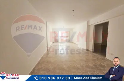 Apartment - 3 Bedrooms - 2 Bathrooms for rent in Smouha Square - Smouha - Hay Sharq - Alexandria