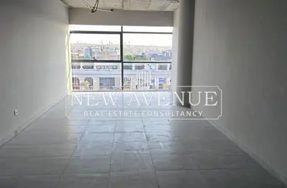 مساحات مكتبية - استوديو - 2 حمامات للايجار في شارع مجمع البنوك - شارع التسعين الجنوبي - التجمع الخامس - مدينة القاهرة الجديدة - القاهرة