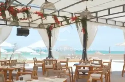 منزل مزدوج - 3 غرف نوم - 3 حمامات للبيع في نايا باي - راس الحكمة - الساحل الشمالي