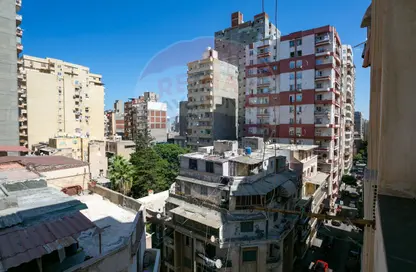 Apartment - 2 Bedrooms - 1 Bathroom for sale in Camp Chezar - Hay Wasat - Alexandria