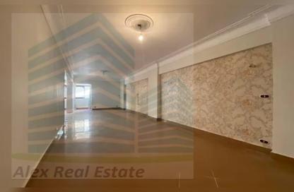 Apartment - 3 Bedrooms - 2 Bathrooms for rent in Khaleel Al Khayat Basha St. - Kafr Abdo - Roushdy - Hay Sharq - Alexandria