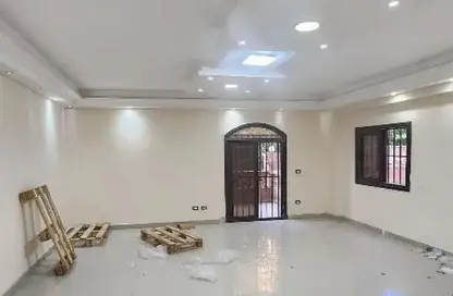 شقة - 3 غرف نوم - 3 حمامات للايجار في شارع ابراهيم المازني - البنفسج 10 - البنفسج - مدينة القاهرة الجديدة - القاهرة