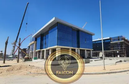 Shop - Studio - 2 Bathrooms for sale in Golden Gate - South Teseen St. - The 5th Settlement - New Cairo City - Cairo