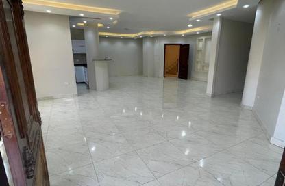 Apartment - 3 Bedrooms - 2 Bathrooms for rent in Street 31 - 11th District - Sheikh Zayed City - Giza