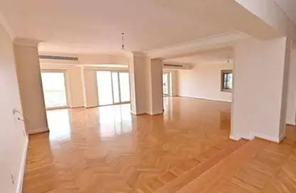 Apartment - 4 Bedrooms - 4 Bathrooms for sale in Zamalek - Cairo