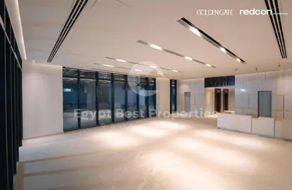 محل - استوديو - 1 حمام للبيع في جولدن جيت - شارع التسعين الجنوبي - التجمع الخامس - مدينة القاهرة الجديدة - القاهرة