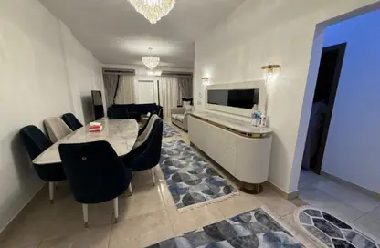 شقة - 2 غرف نوم - 2 حمامات للايجار في مون ريزيدنس - فيفث سكوير - التجمع الخامس - مدينة القاهرة الجديدة - القاهرة