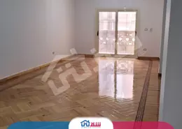 شقة - 3 غرف نوم - 3 حمامات للايجار في شارع صالح باشا - زيزينيا - حي شرق - الاسكندرية