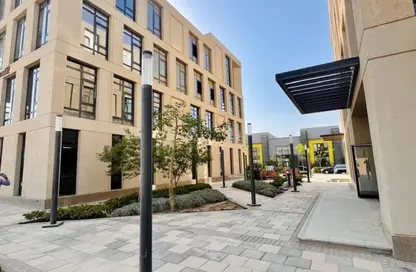 بناية كاملة - استوديو - 3 حمامات للبيع في ديستريكت 5 - كمبوندات التجمع الخامس - التجمع الخامس - مدينة القاهرة الجديدة - القاهرة