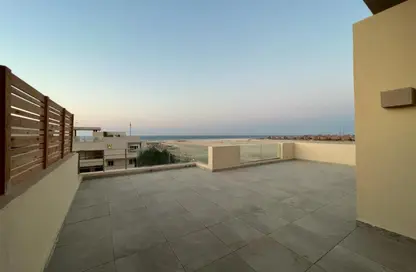 Chalet - 4 Bedrooms - 4 Bathrooms for sale in Hacienda White - Sidi Abdel Rahman - North Coast