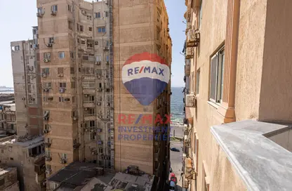 شقة - 3 غرف نوم - 2 حمامات للبيع في طريق الجيش - كامب شيزار - حي وسط - الاسكندرية