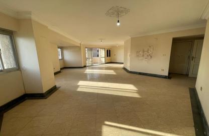 Apartment - 3 Bedrooms - 3 Bathrooms for sale in Ahmed Orabi St. - Mohandessin - Giza