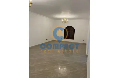 شقة - 3 غرف نوم - 2 حمامات للبيع في المستثمر الصغير - الحي العاشر - الشيخ زايد - الجيزة