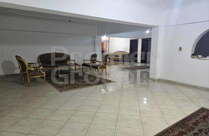 Apartment - 3 Bedrooms - 3 Bathrooms for sale in Sarayat Al Maadi - Hay El Maadi - Cairo