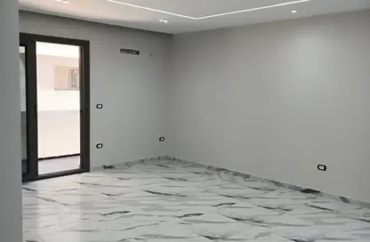 Apartment - 3 Bedrooms - 3 Bathrooms for sale in Sun Capital - Fayoum Desert road - 6 October City - Giza