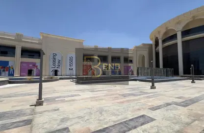 محل تجاري - استوديو - 2 حمامات للايجار في شارع التسعين الجنوبي - التجمع الخامس - مدينة القاهرة الجديدة - القاهرة