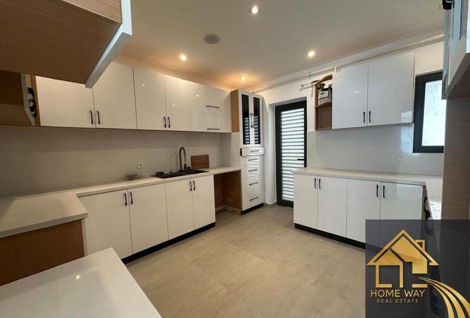 8333467 - Property Image 3