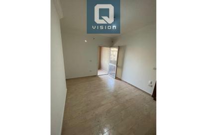 Apartment - 3 Bedrooms - 2 Bathrooms for sale in Corniche St. - El Mearag City - Zahraa El Maadi - Hay El Maadi - Cairo