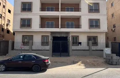 Apartment - 3 Bedrooms - 3 Bathrooms for sale in 4th Neighborhood - 1st Area - Shorouk City - Cairo