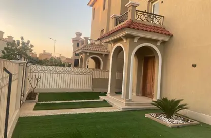 Townhouse - 3 Bedrooms - 3 Bathrooms for rent in El Shamaliat District - 6 October City - Giza