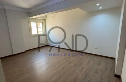 Apartment - 3 Bedrooms - 3 Bathrooms for rent in Doctor Ahmed Okasha St. - El Banafseg 6 - El Banafseg - New Cairo City - Cairo