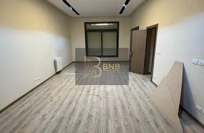 فيلا - 3 غرف نوم - 3 حمامات للايجار في ديستريكت 5 - كمبوندات التجمع الخامس - التجمع الخامس - مدينة القاهرة الجديدة - القاهرة