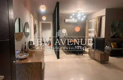 Apartment - 2 Bedrooms - 2 Bathrooms for sale in Palm Hills Village Gate - South Investors Area - New Cairo City - Cairo