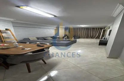 Apartment - 3 Bedrooms - 2 Bathrooms for sale in Cornish El Nile St. - Maadi - Hay El Maadi - Cairo