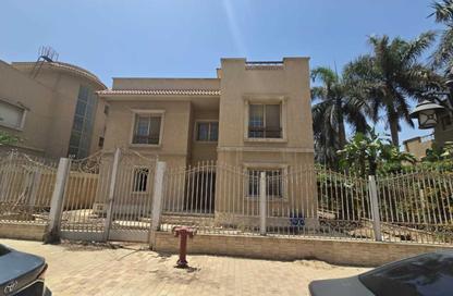 فيلا - 6 غرف نوم - 6 حمامات للبيع في فلاورز بارك - المستثمرين الشمالية - مدينة القاهرة الجديدة - القاهرة