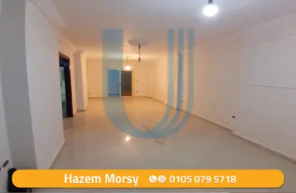 Apartment - 3 Bedrooms - 1 Bathroom for sale in Moharam Bek St. - Moharam Bek - Hay Wasat - Alexandria