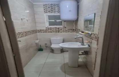 Apartment - 3 Bedrooms - 2 Bathrooms for sale in Mahmoud Ghoneim St. - 6th Zone - Nasr City - Cairo