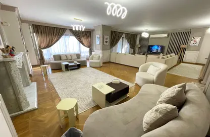 شقة - 3 غرف نوم - 3 حمامات للايجار في شارع مصدق - الدقي - الجيزة