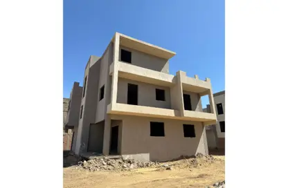 Villa - 4 Bedrooms - 3 Bathrooms for sale in Hood 1 St. - Green Belt - 6 October City - Giza