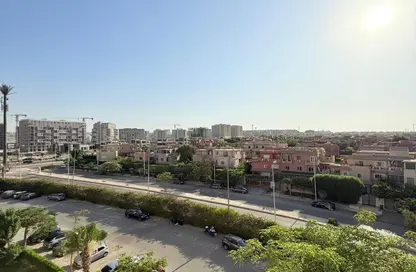 شقة - 3 غرف نوم - 2 حمامات للايجار في زايد 2000 - الحي الرابع - الشيخ زايد - الجيزة