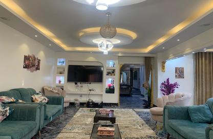 Apartment - 3 Bedrooms - 2 Bathrooms for sale in King Faisal St. - El Talbia - Faisal - Hay El Haram - Giza
