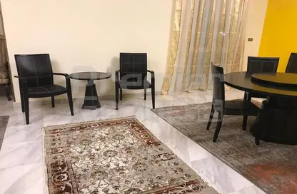 شقة - 4 غرف نوم - 2 حمامات للايجار في طريق بيفرلي هيلز - الحي السابع عشر - الشيخ زايد - الجيزة