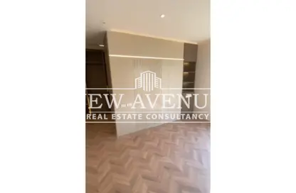 Apartment - 4 Bedrooms - 3 Bathrooms for sale in Mountain View iCity - 5th Settlement Compounds - The 5th Settlement - New Cairo City - Cairo