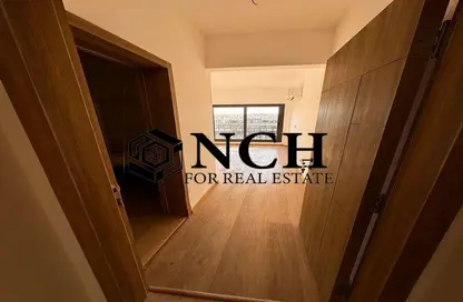 شقة - 3 غرف نوم - 3 حمامات للايجار في مون ريزيدنس - فيفث سكوير - التجمع الخامس - مدينة القاهرة الجديدة - القاهرة